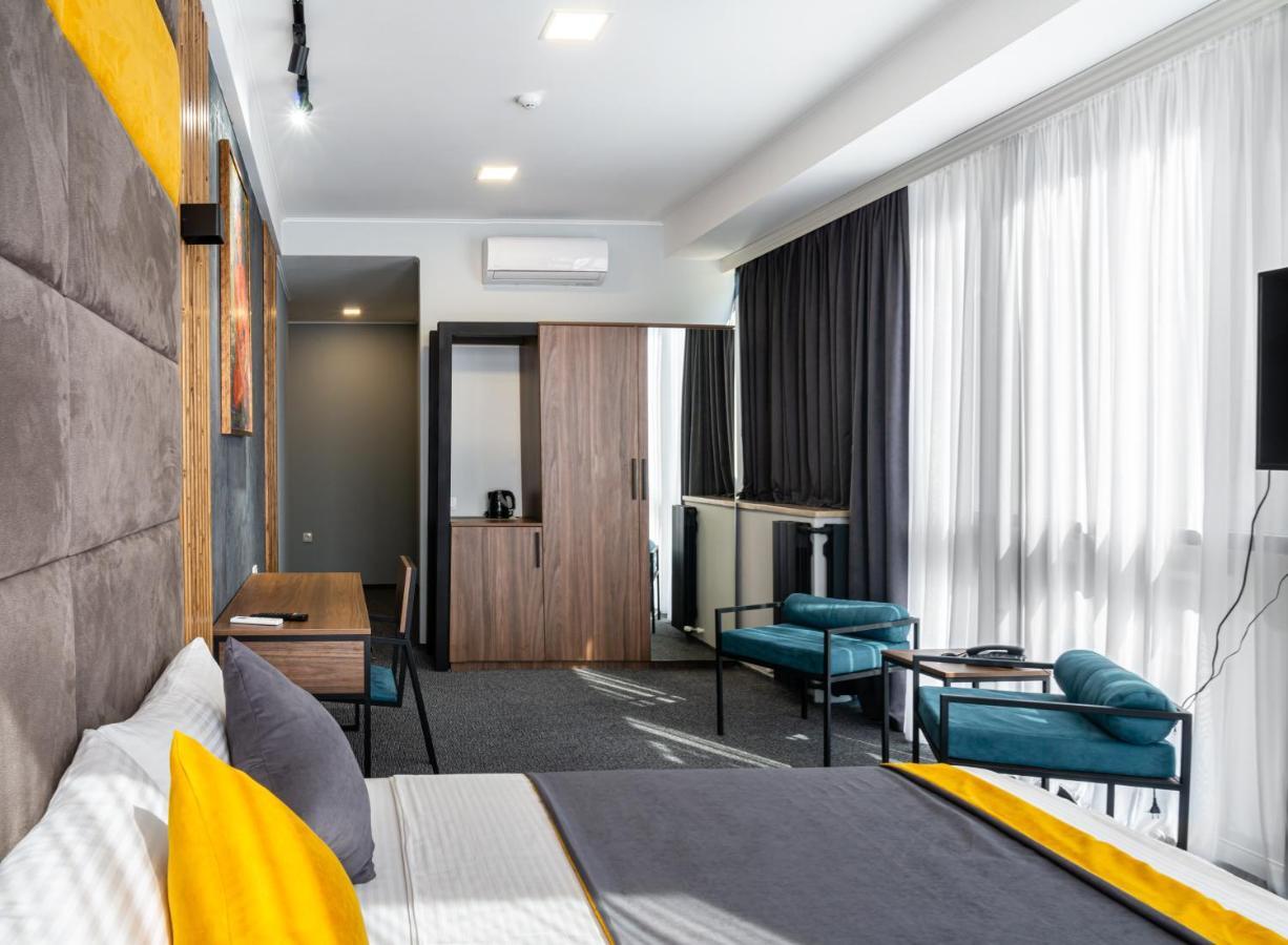 Bg Palace Hotel Tbilisi Luaran gambar