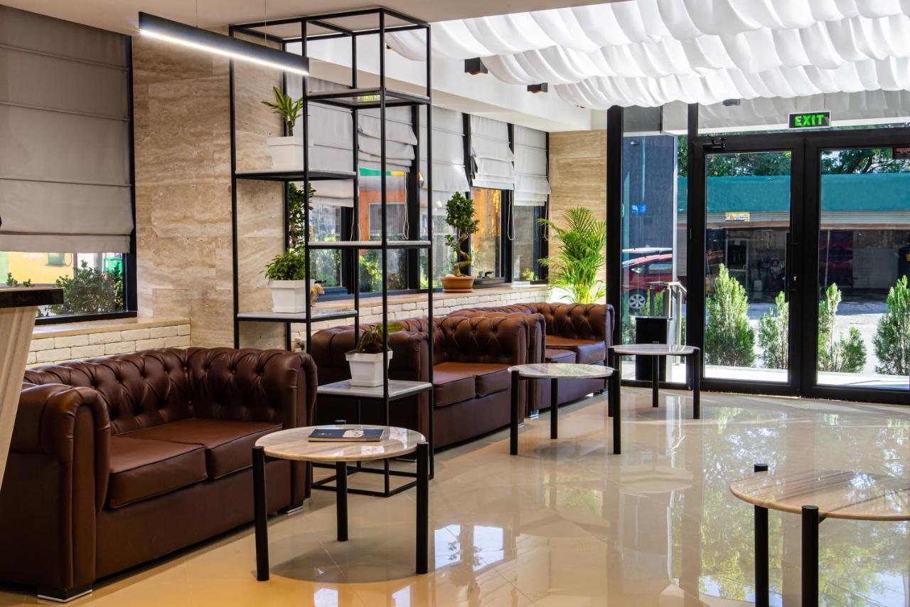 Bg Palace Hotel Tbilisi Luaran gambar